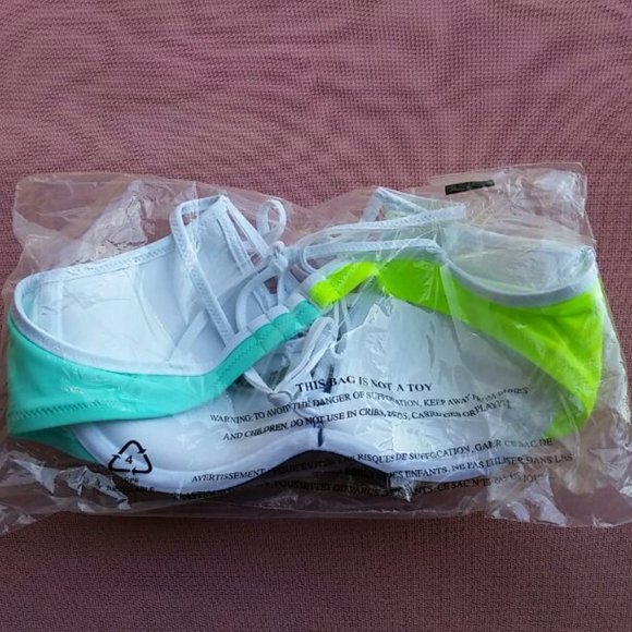 New Victoria's Secret PINK strappy bikini top - Picture 3 of 5